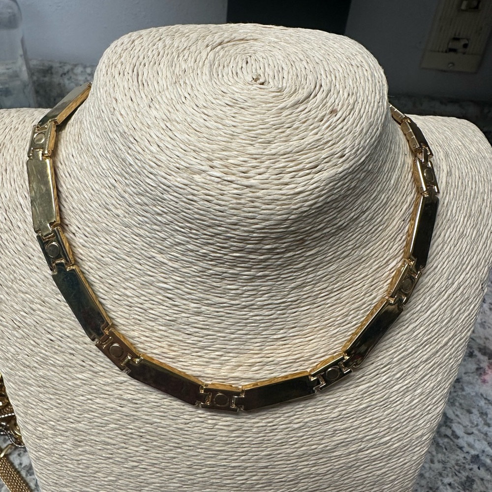 Vintage Multi Stone Choker Necklace with Segmented Magnetic Design - Picture 3 of 4